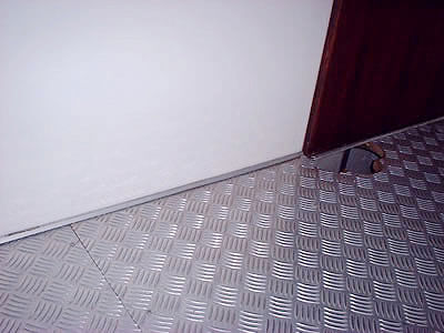 Diamond Plate Floor Deck